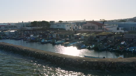 Close-shot-of-the-fishing-harbor-port-du-Barrou-with-Sète-hill-in-background